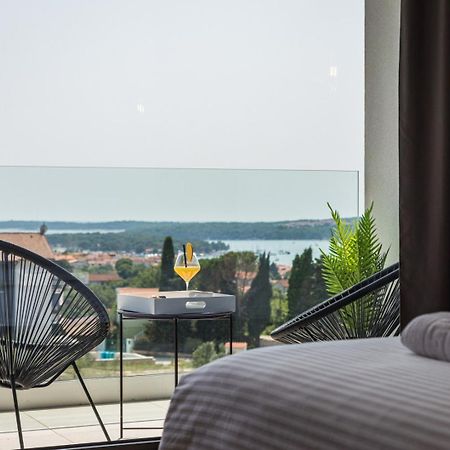 Luxury Taboo Villa & Spa In Medulin For 8 People With Heated Pool- Wellness & Sea View 外观 照片